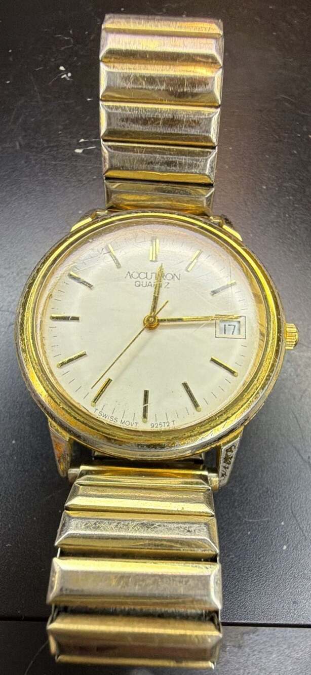 Vintage 1992 Bulova Accutron Quartz 92572 Swiss Watch 30MM Working Speidel Band